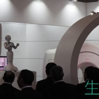 Robot-Pepper-medical-show-event